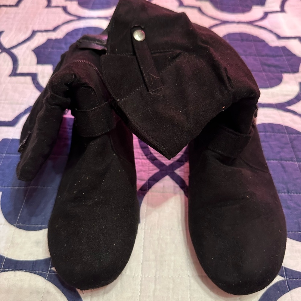 Hot Cakes Black Ankle Boots with Lace-Up Design